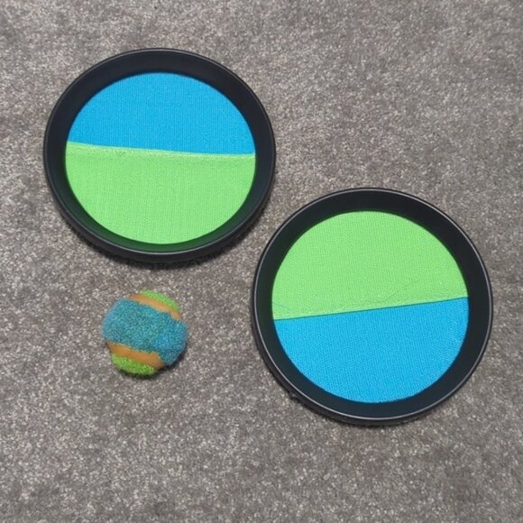 Family Outdoor Toss Catch Ball Game Outdoor Toy - Picture 1 of 2